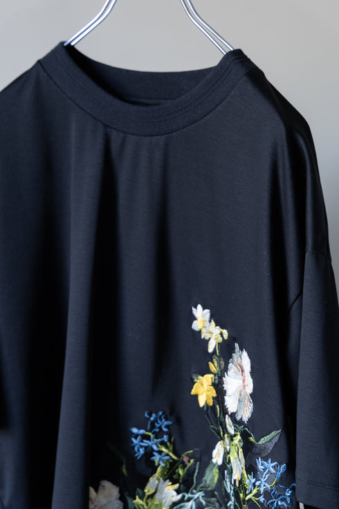 別注【Licht Bestreben】"花柄刺繍Tシャツ"